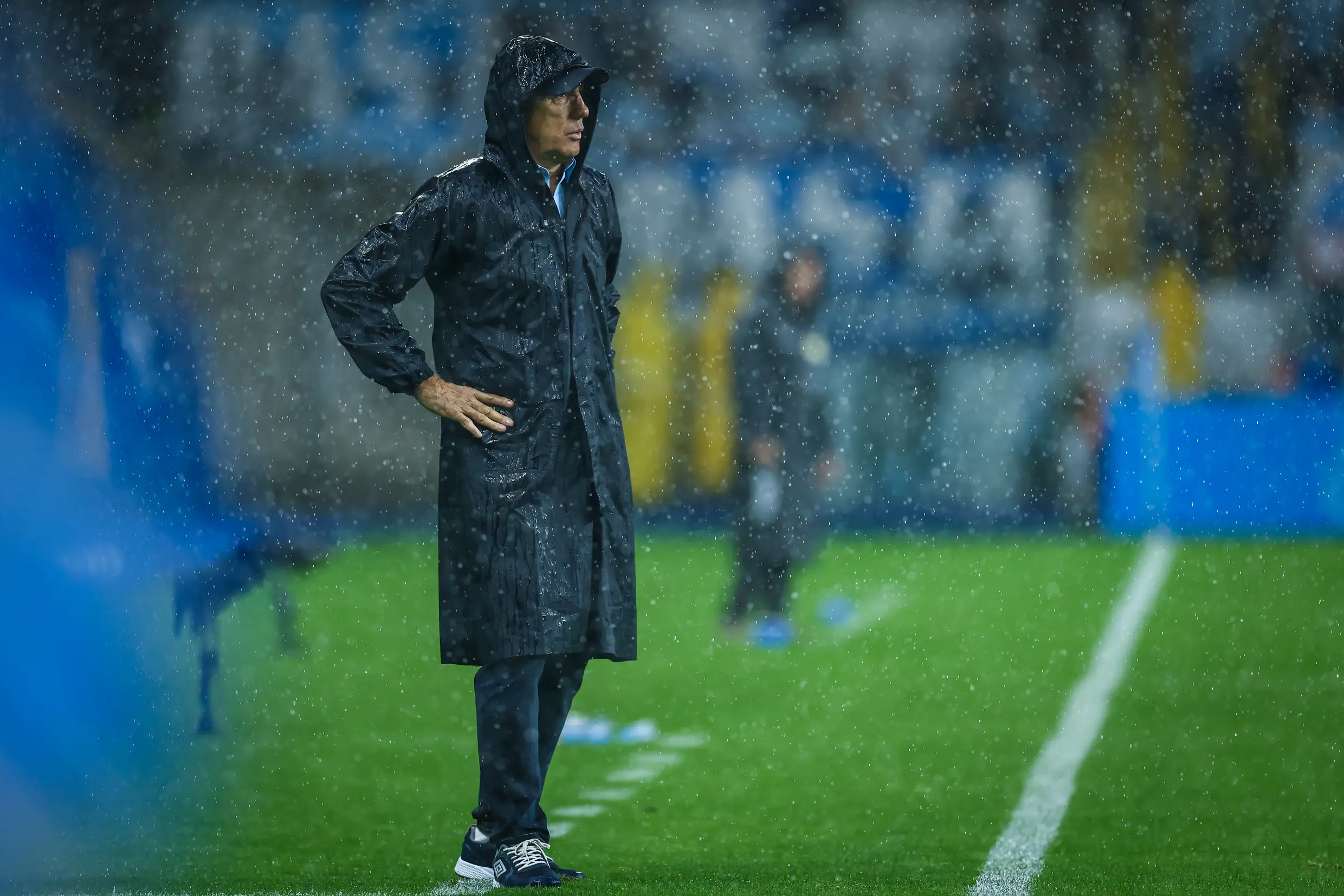 Renato Gaúcho rebate críticas após derrota: Põe Guardiola no comando do Grêmio