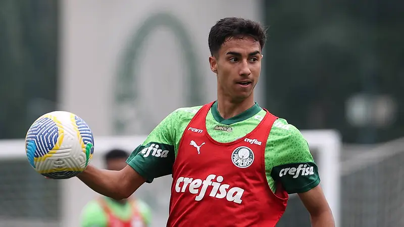 Vitor Reis marca presença no Allianz Parque para apoiar Palmeiras na final do Brasileirão sub-20