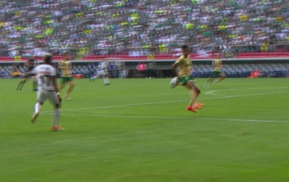 Diálogo entre árbitro e VAR em lance polêmico de Vasco x Palmeiras