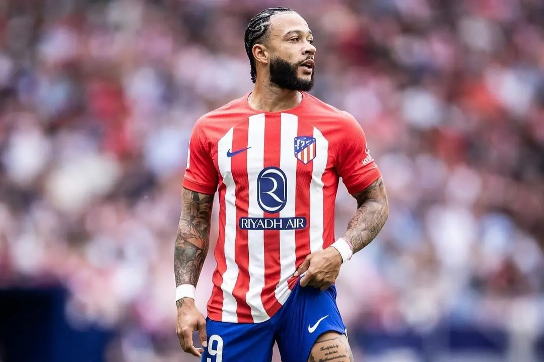 Memphis Depay se afasta do Corinthians após pedida alta e escândalo.