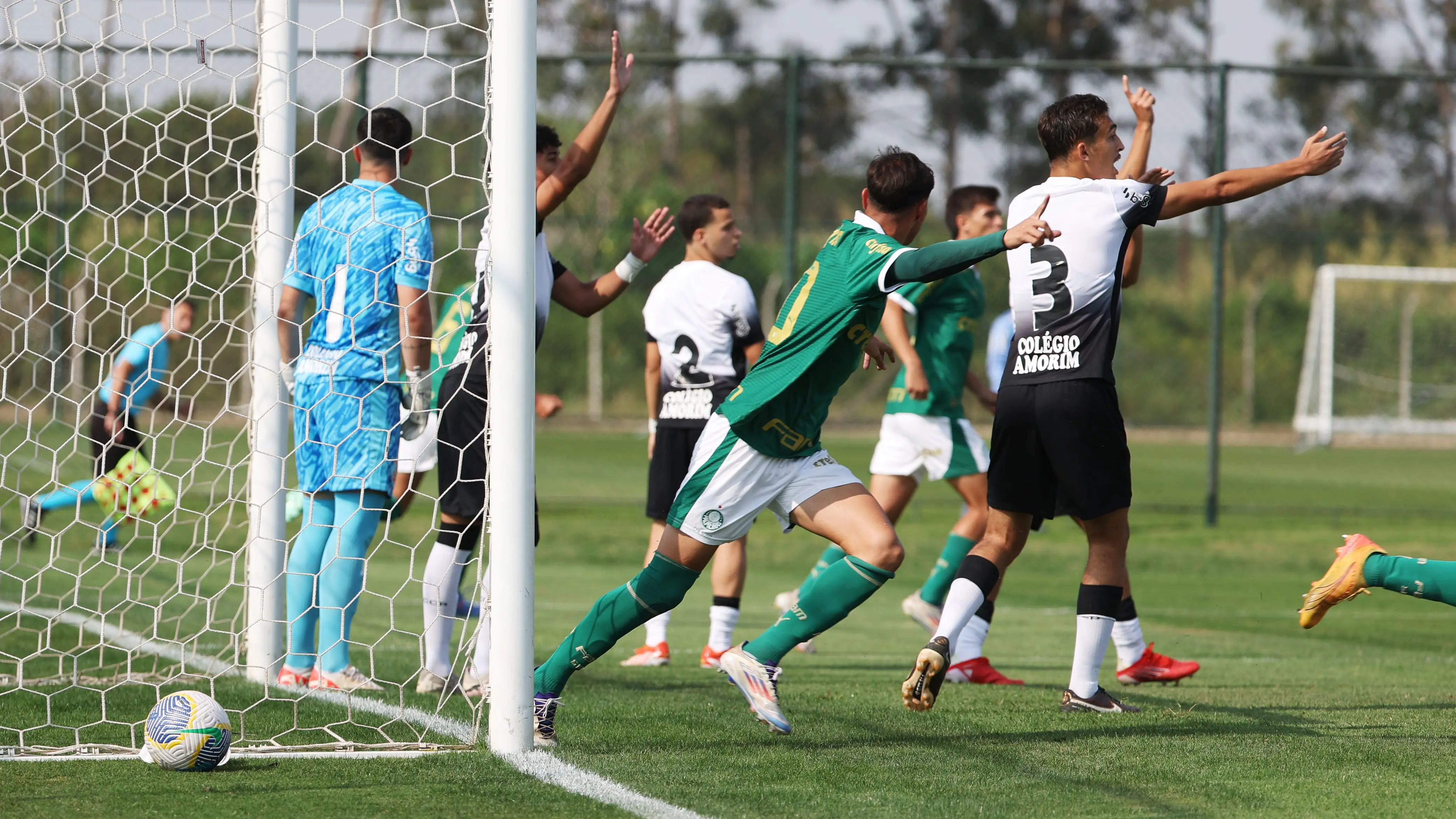Corinthians luta, mas perde para o Palmeiras e é eliminado no Brasileirão Sub-17