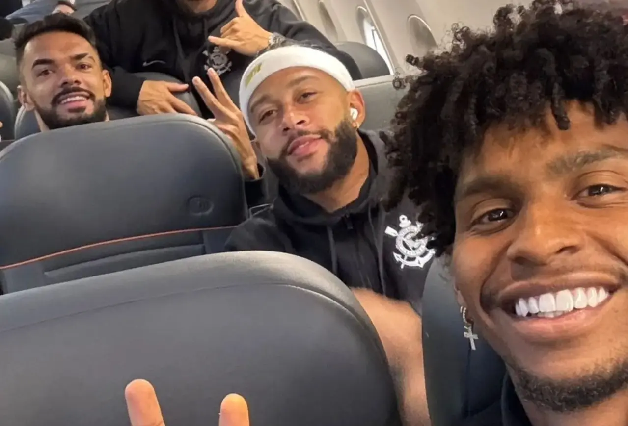 CHEGAMOS! Corinthians desembarca em Brasília para enfrentar São Paulo após treino aberto