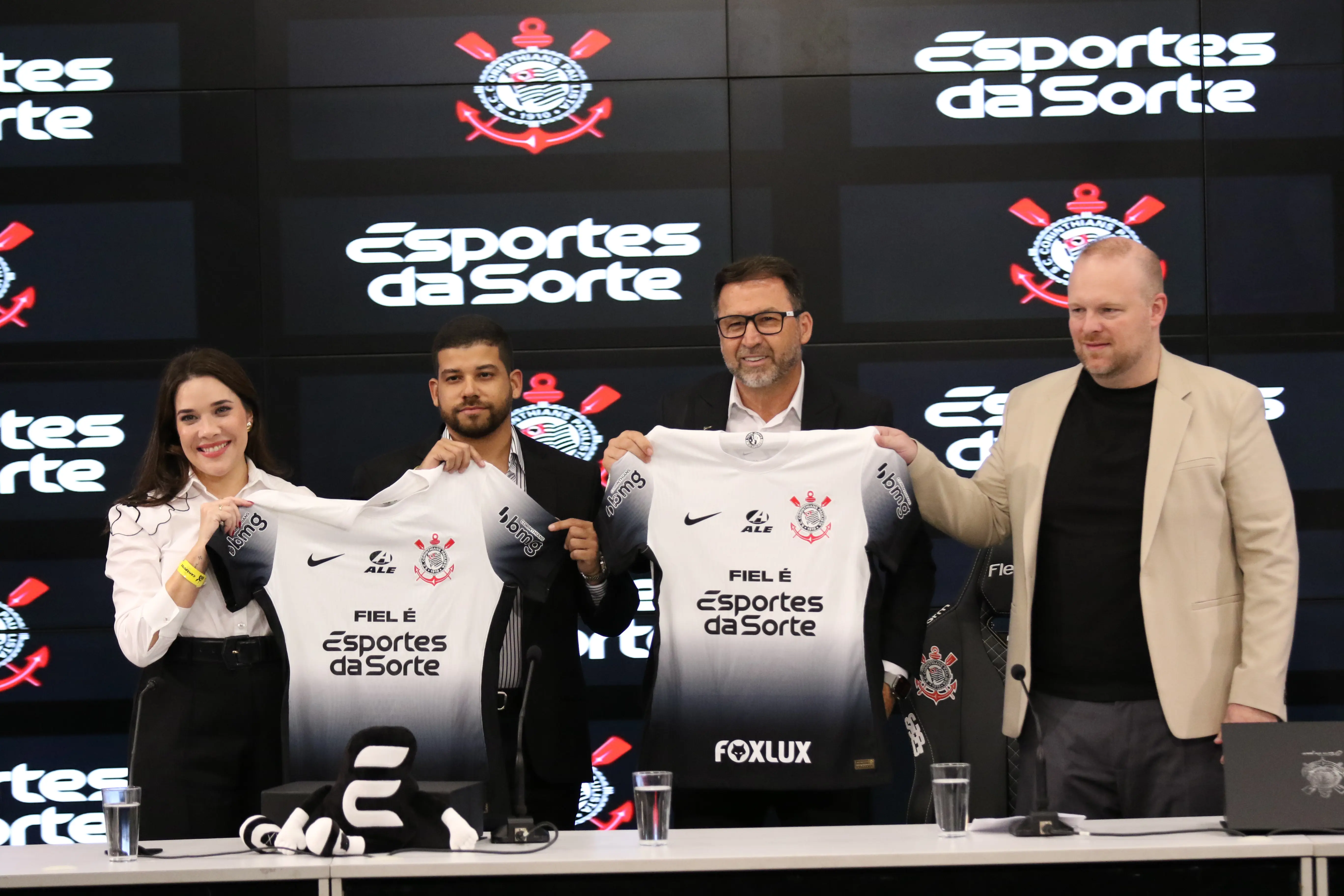 Questionamento da Diretoria do Corinthians sobre Ações em Escândalo com Patrocinador.