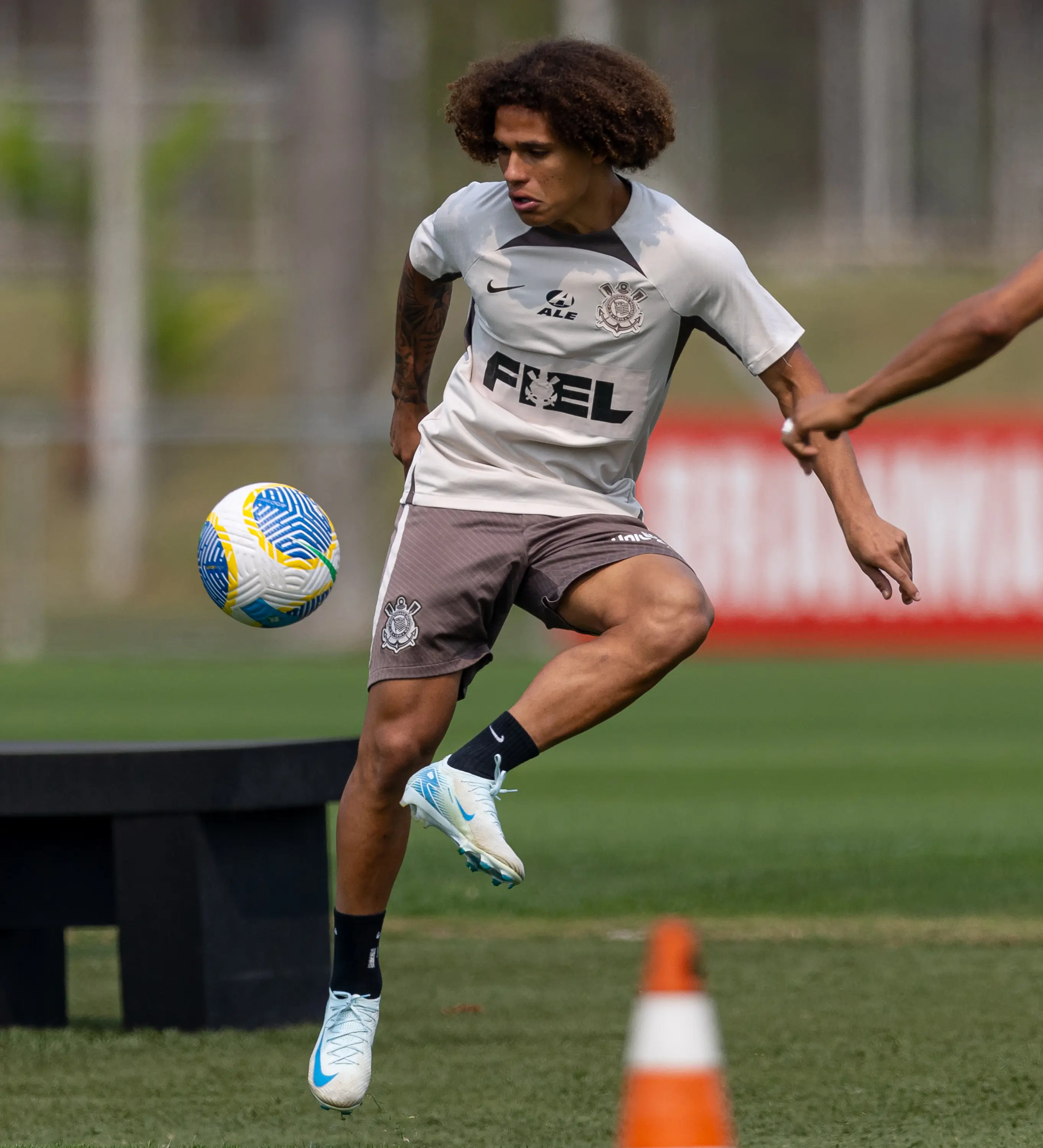 Corinthians fecha empréstimo de Guilherme Biro com clube dos Emirados Árabes