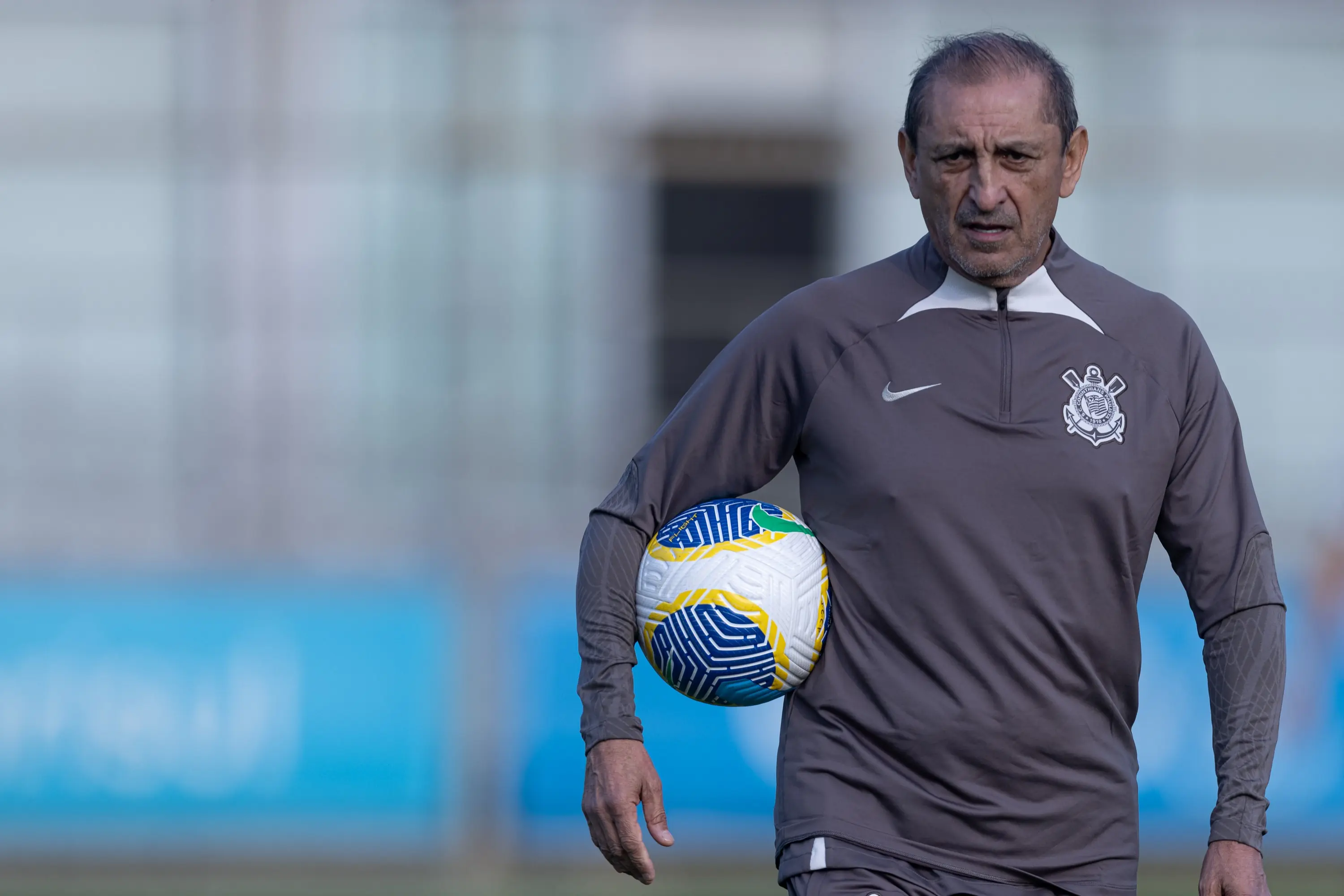 Ramón busca soluções para encontrar centroavante ideal no Corinthians