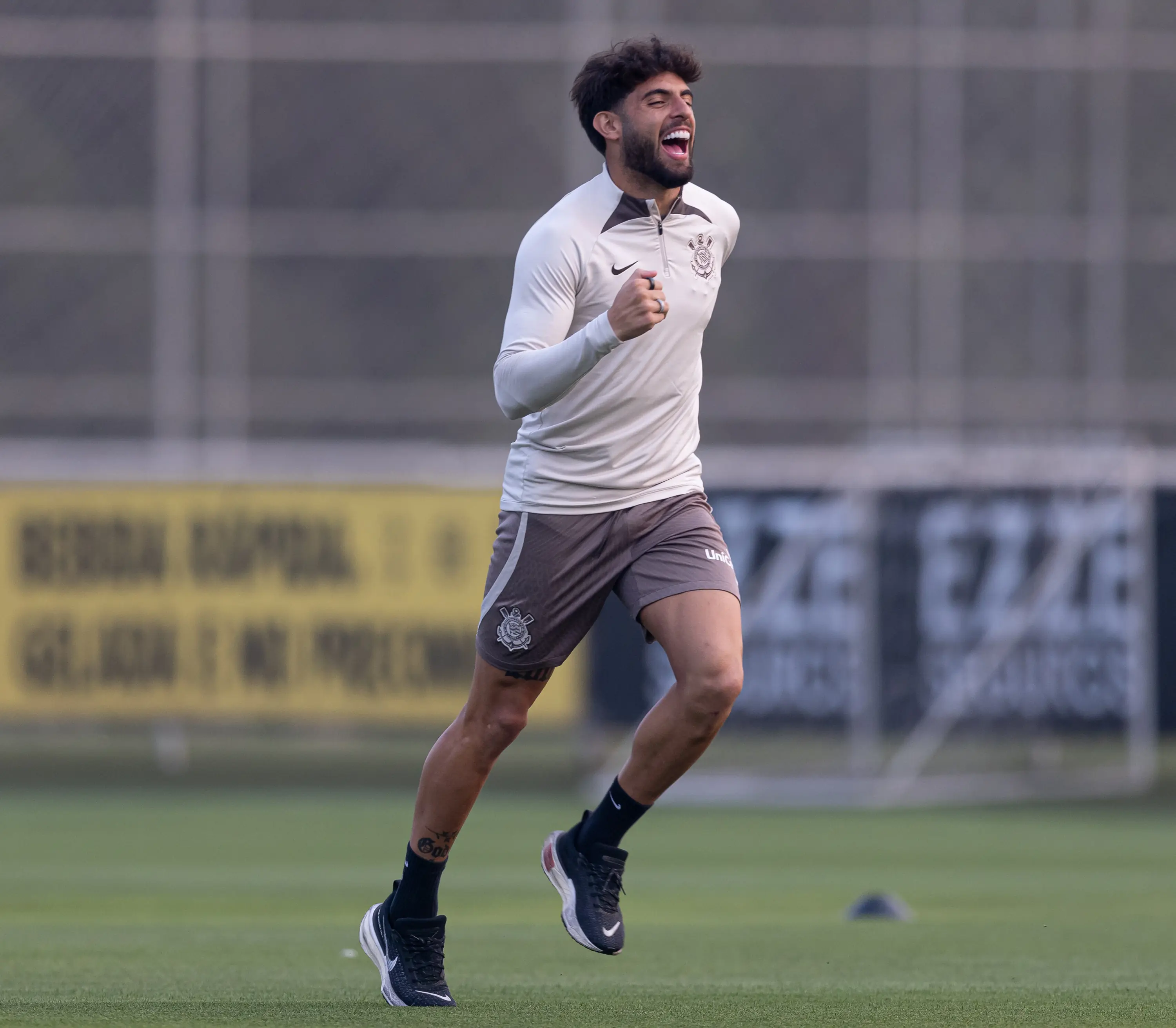 Preparação intensiva do Corinthians para jogo contra o Juventude com foco em finalizações.
