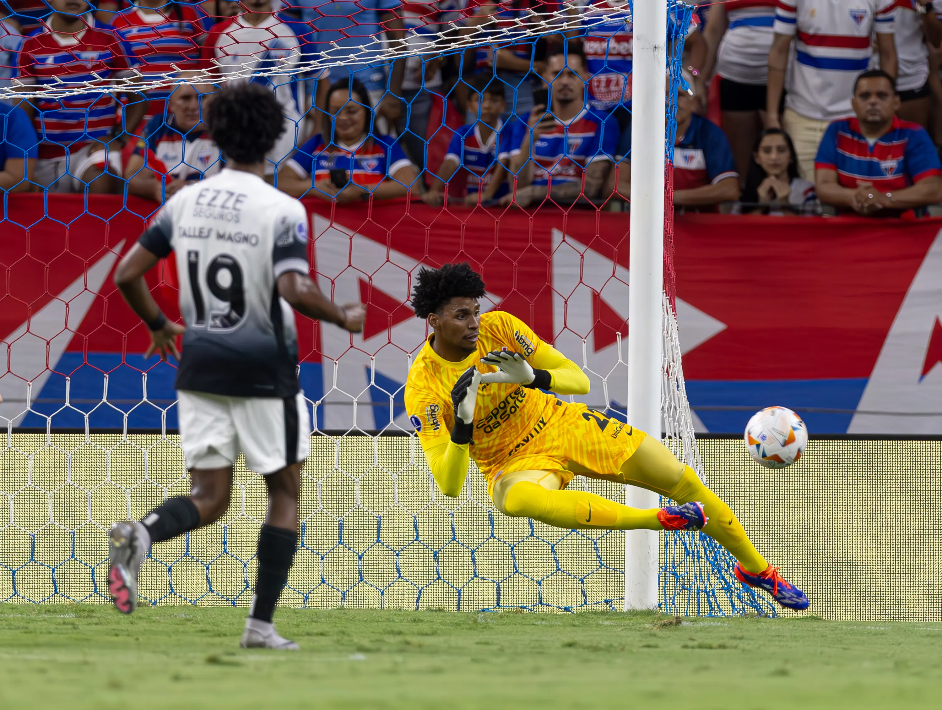 jogo entre Corinthians e Fortaleza nas quartas de final da Sul-Americana