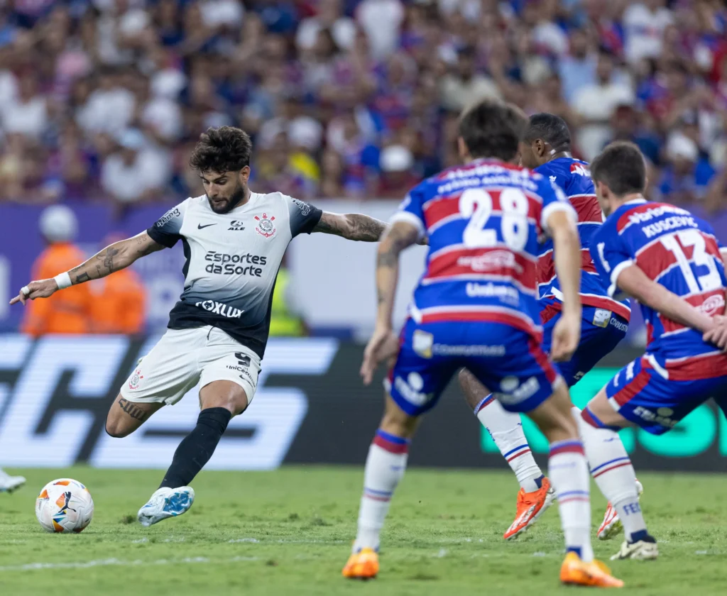 A equipe comandada por Ramón Díaz avança às semis apenas com um empate em Itaquera, enquanto uma vitória por dois tentos de diferença do Leão do Pici levaria a eliminatória para as penalidades máximas. O time de Vojvoda avança no tempo normal se vencer por três gols ou mais