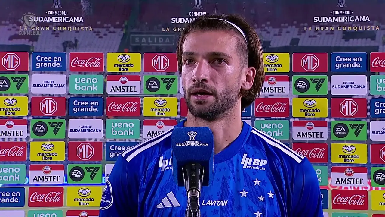 Festejo de Lautaro Díaz ressalta desempenho do Cruzeiro em partida bem planejada.