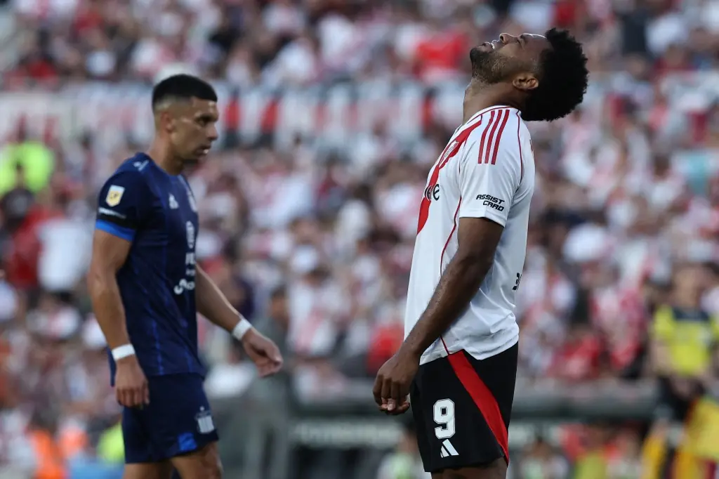 Miguel Borja, ex-Palmeiras, acusado de maus-tratos aos filhos no Brasil.