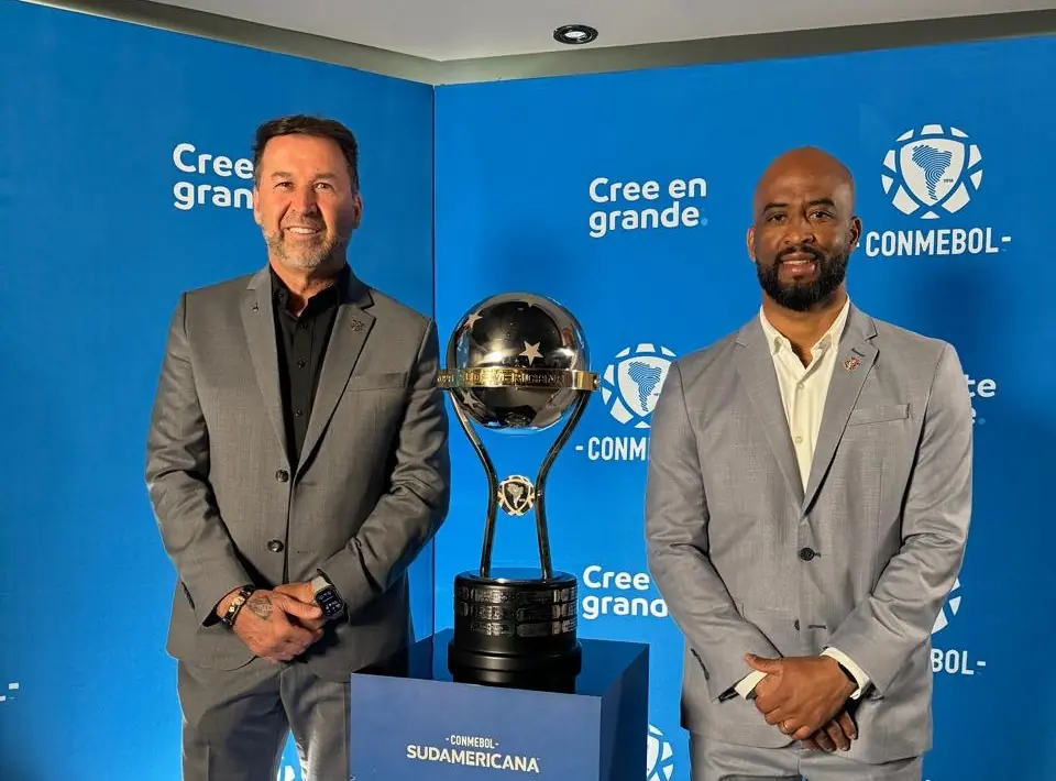 CORINTHIANS PRESENTE!  Augusto Melo e Fabinho Soldado marcam presença em reunião da CONMEBOL