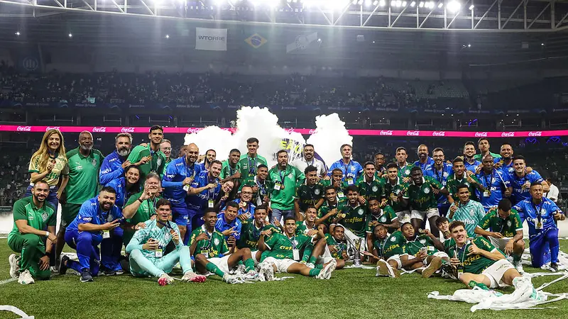 Integração Profissional na Base do Palmeiras: Cobrança por Polivalência e Desenvolvimento de Atletas