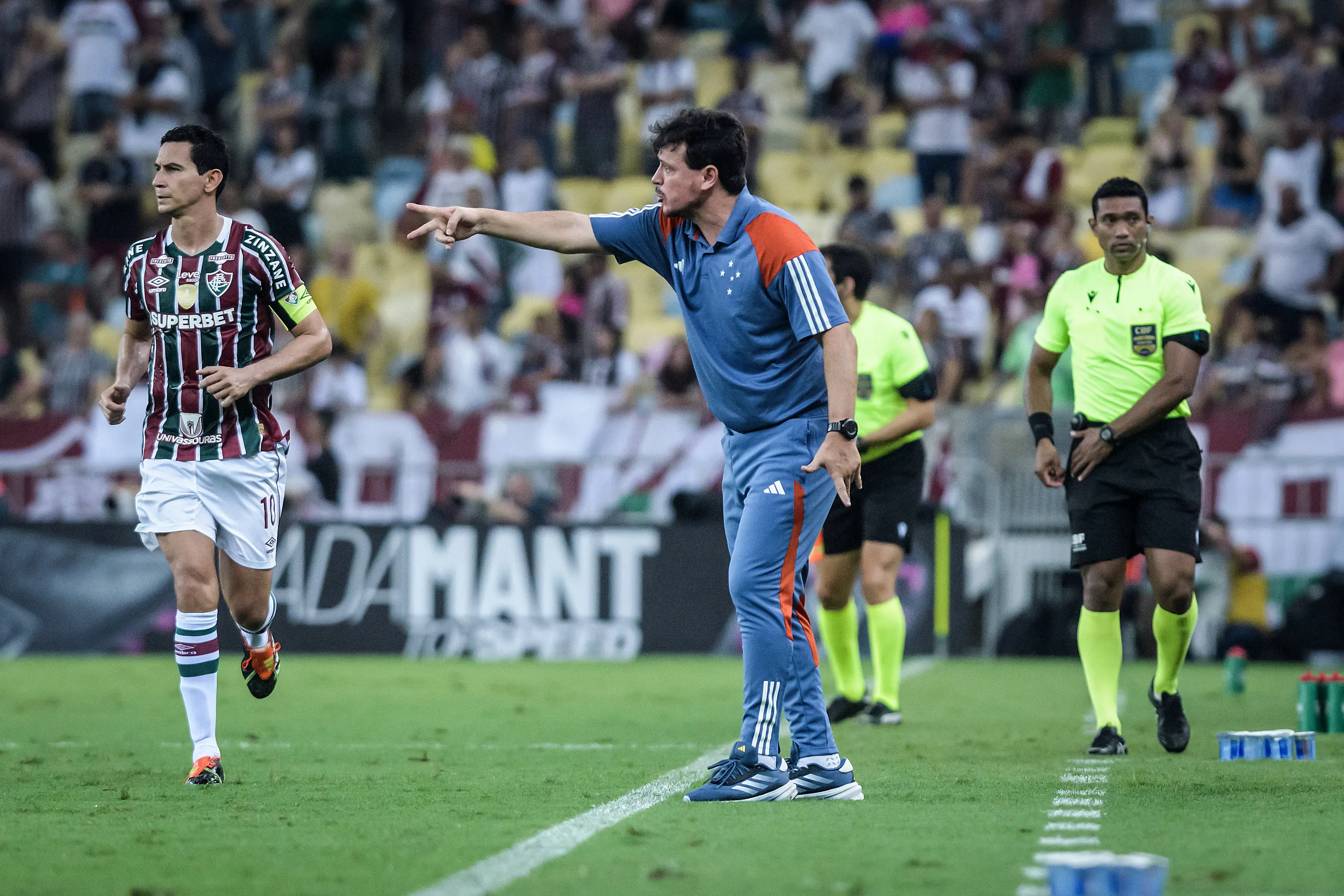 Diniz lamenta oportunidades perdidas, mas enxerga evolução do Cruzeiro contra Fluminense.