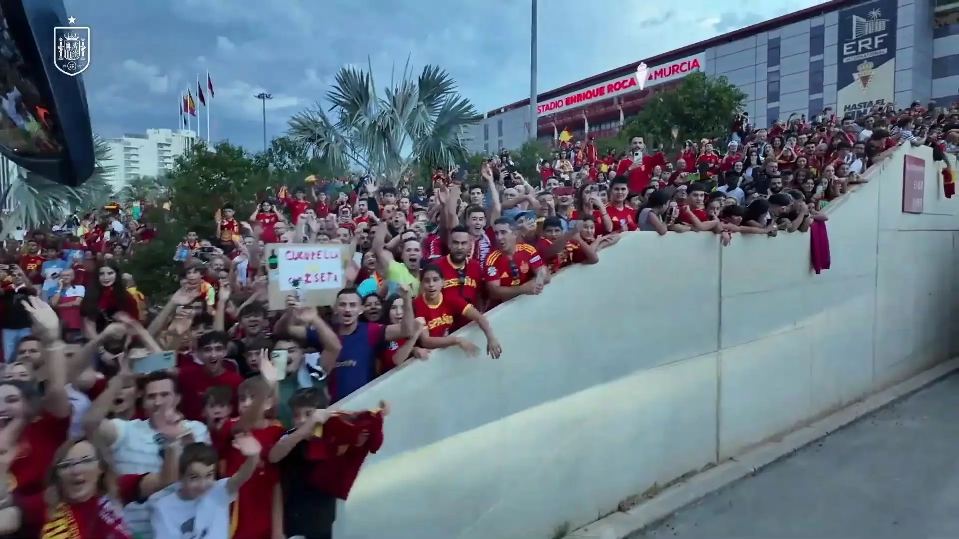 Novo técnico do Flamengo, Filipe Luís assume bastão e inicia trabalhos promissores.
