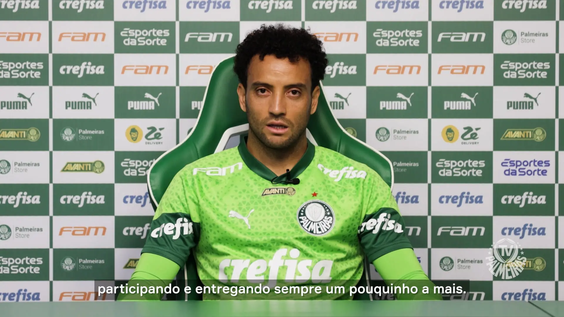 Felipe Anderson elogia evolução do Palmeiras e promete crescer no time.