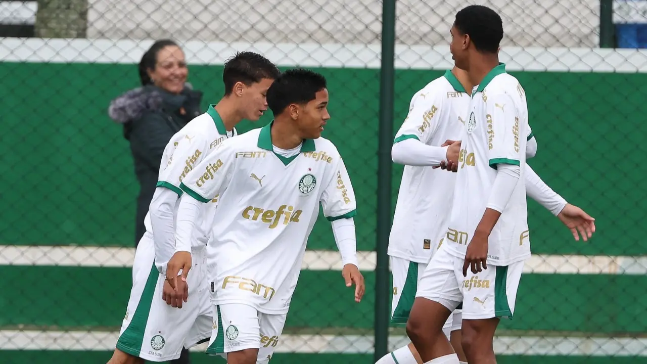 Palmeiras Sub-15 atropela Ituano e amplia vantagem na semifinal do Paulista.