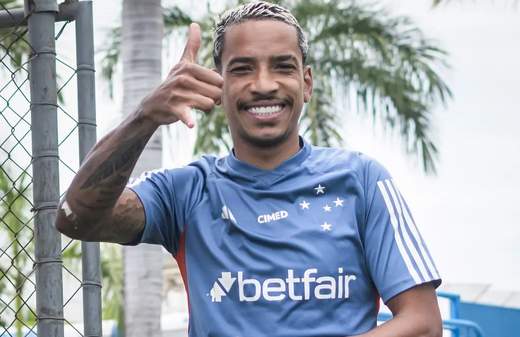 Matheus Pereira retorna ao Cruzeiro após passagem pela Seleção Brasileira.