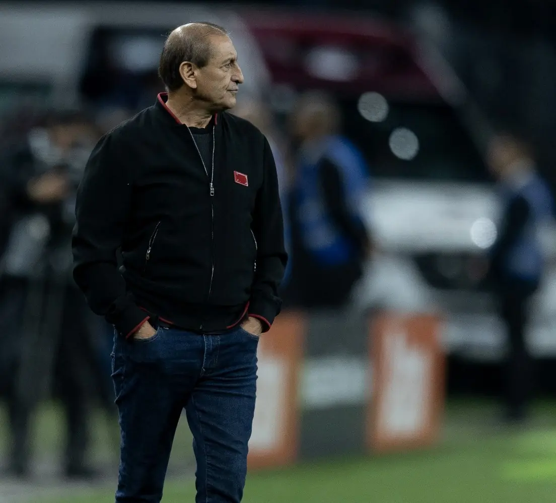 TITULAR DA RETA FINAL? Corinthians aproveitará data Fifa para recuperar atletas e dar ritmo a Depay.