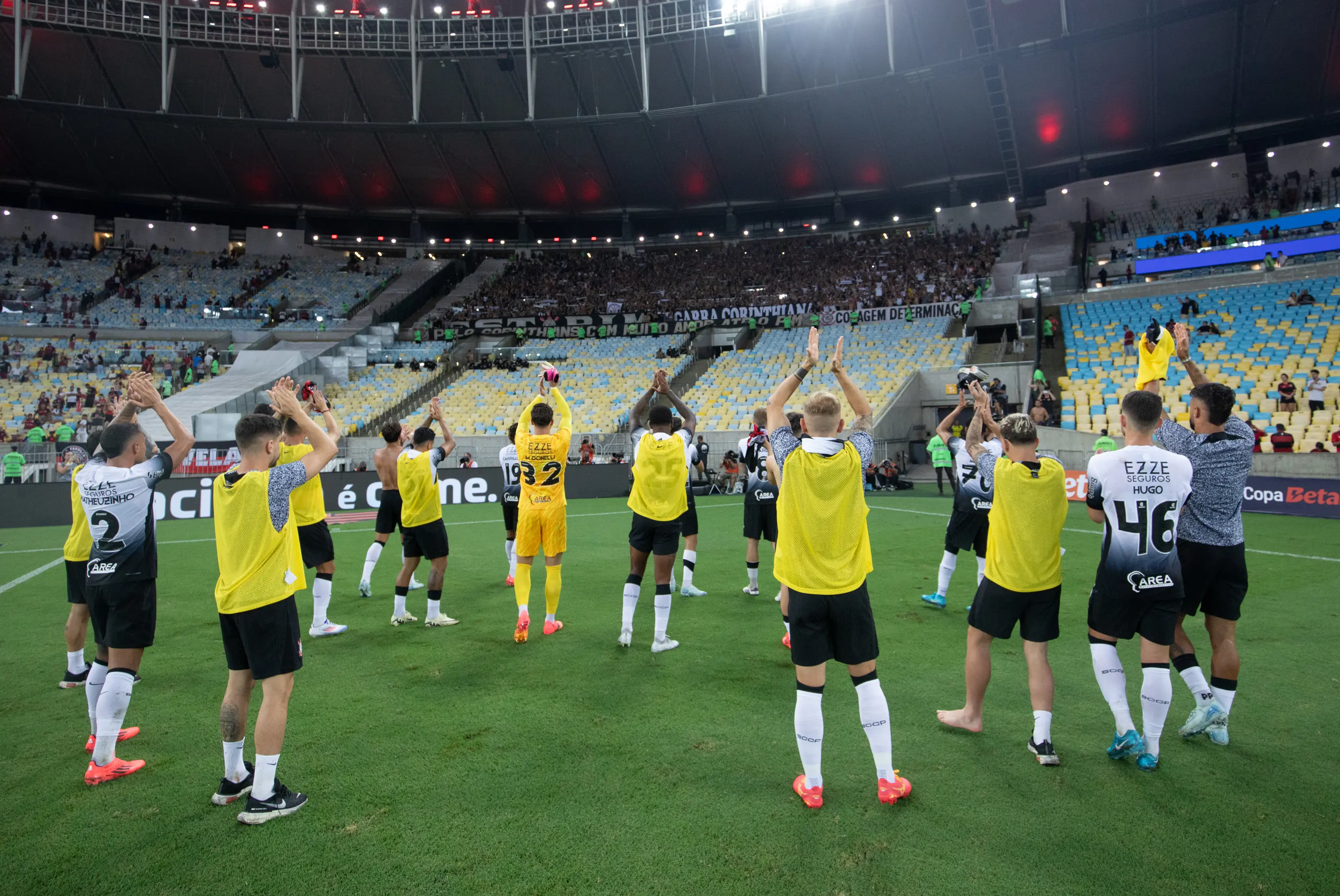 Desempenho do Corinthians na derrota para o Flamengo: destaques e decepções.