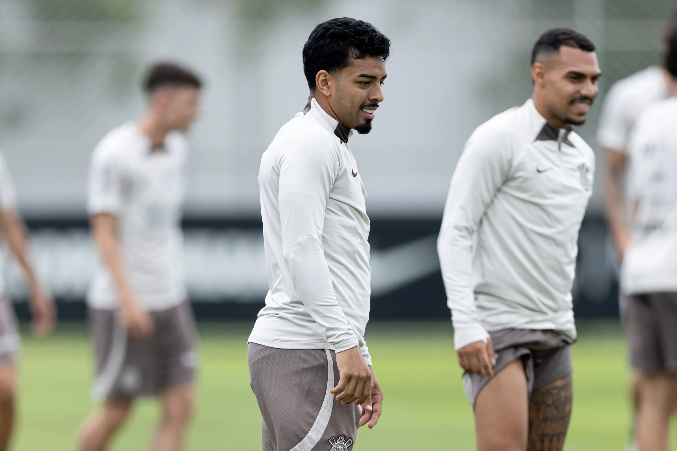 OS MELHORES! Dorival exalta laterais após vitória do Corinthians