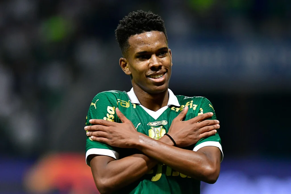 Estevão venceu o prêmio Bola de Prata 2024 como melhor jogador