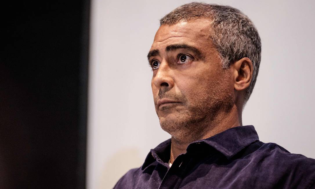 Romário descarta comparação entre Paquetá e Pedro e vê atacante fora da Copa do Mundo