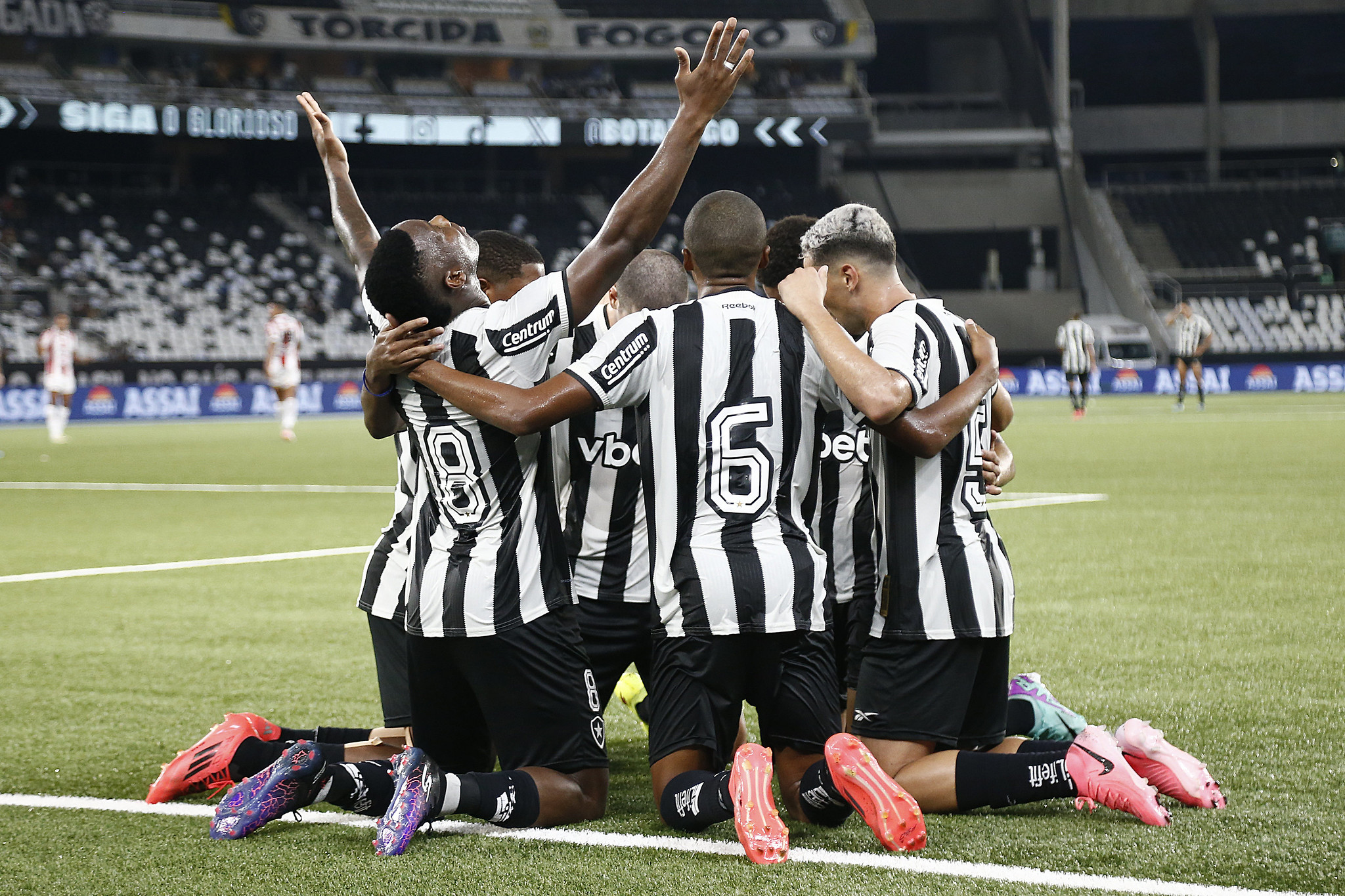 Botafogo supera o Bangu e volta a vencer pelo Campeonato Carioca ...
