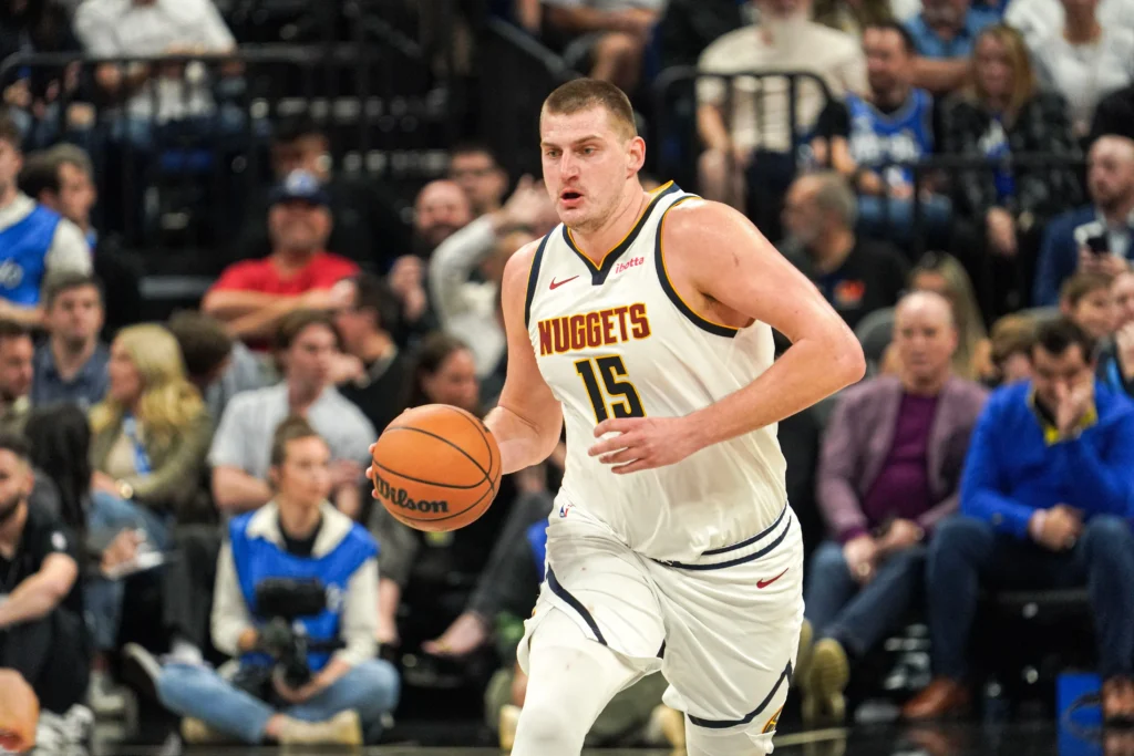 Nikola Jokic é um dos principais nomes no quesito triplo duplo