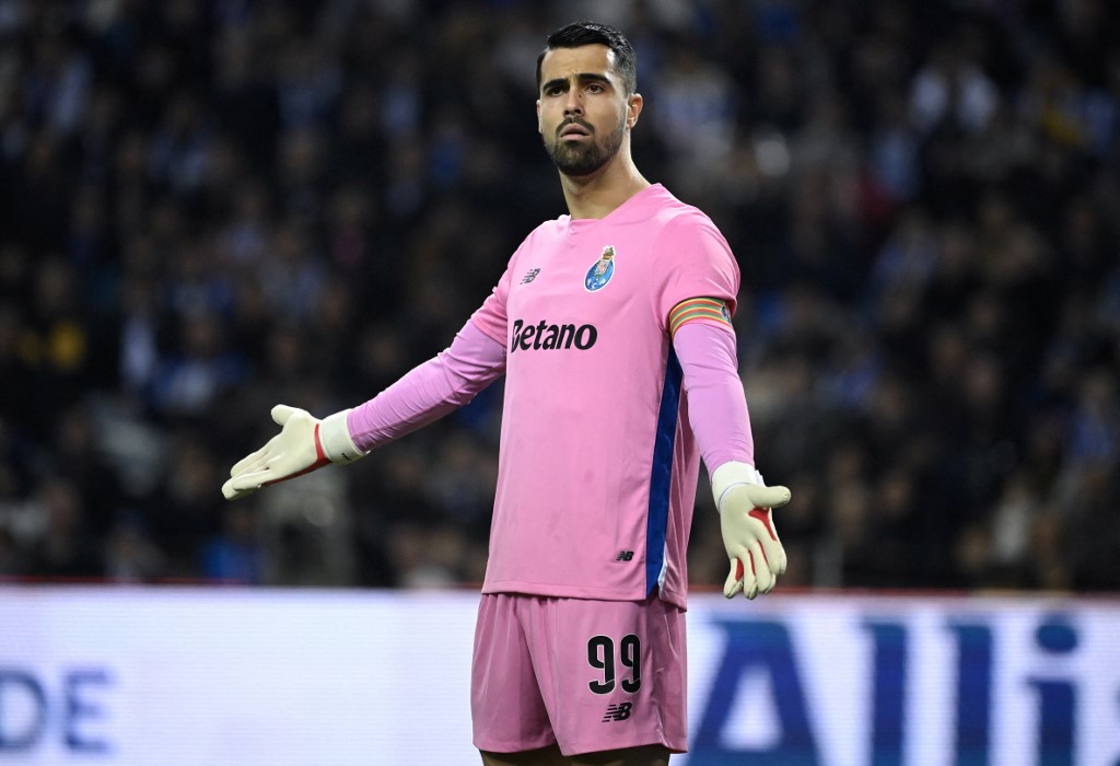 Goleiro do Porto projeta duelo com Abel Ferreira no Mundial de Clubes.