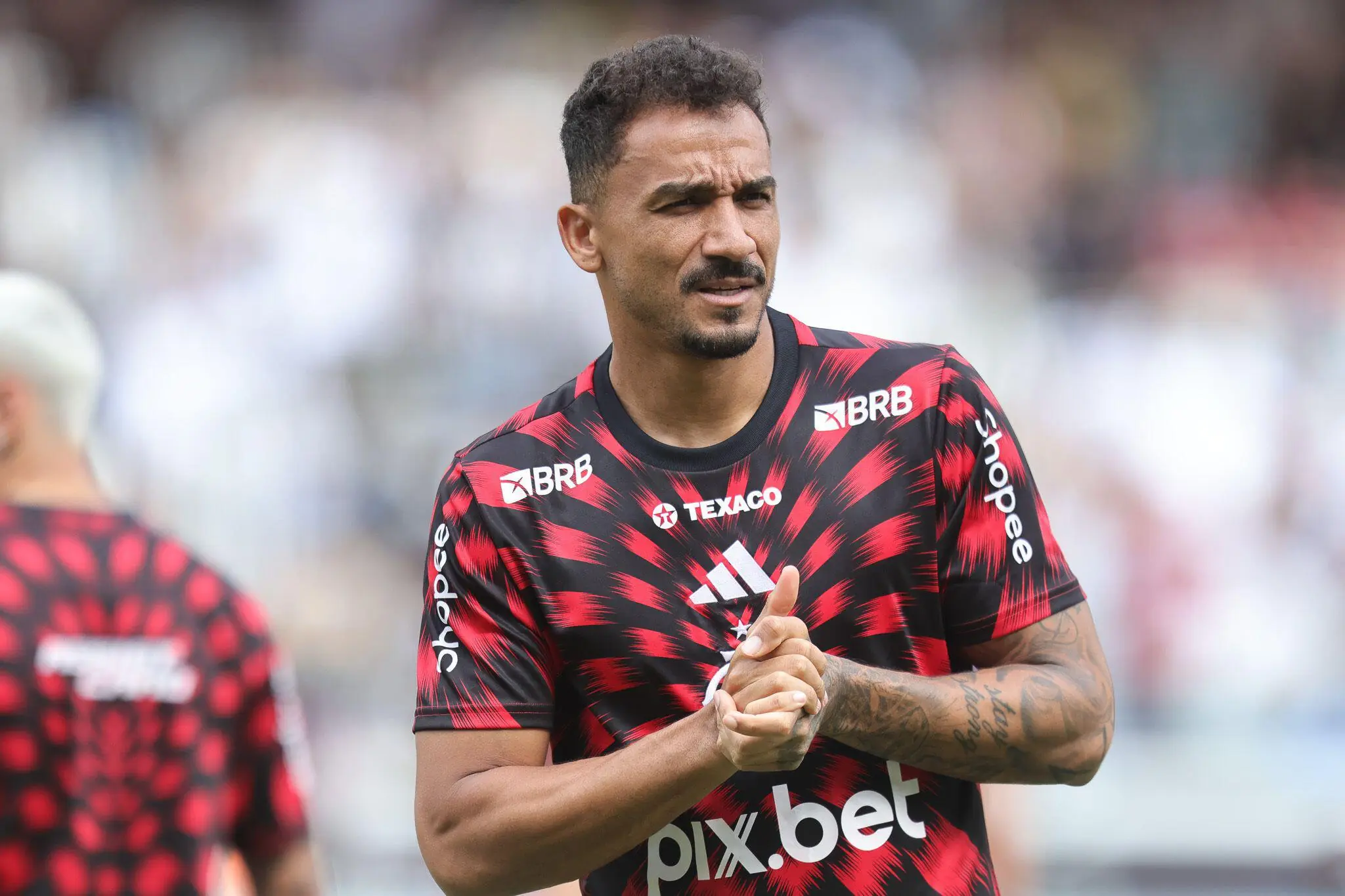 Cortado da Seleção, Danilo não disputará final do Carioca Imagem ilustrativa para a matéria
