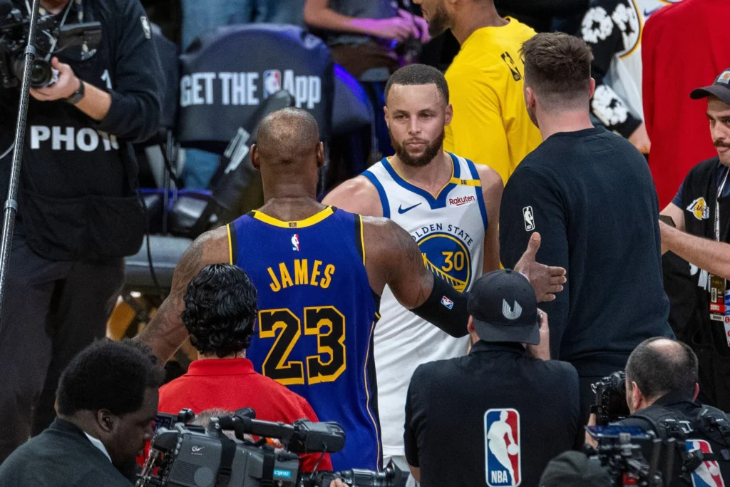 Lebron James é o atleta em atividade com mais field goals na NBA