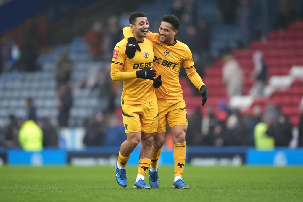 Andre e João Gomes, jogadores do Wolverhampton