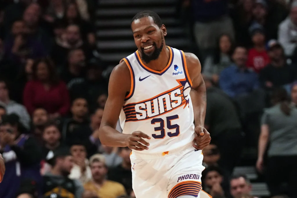 Kevin Durant está no top-10 em médias de pontos da NBA