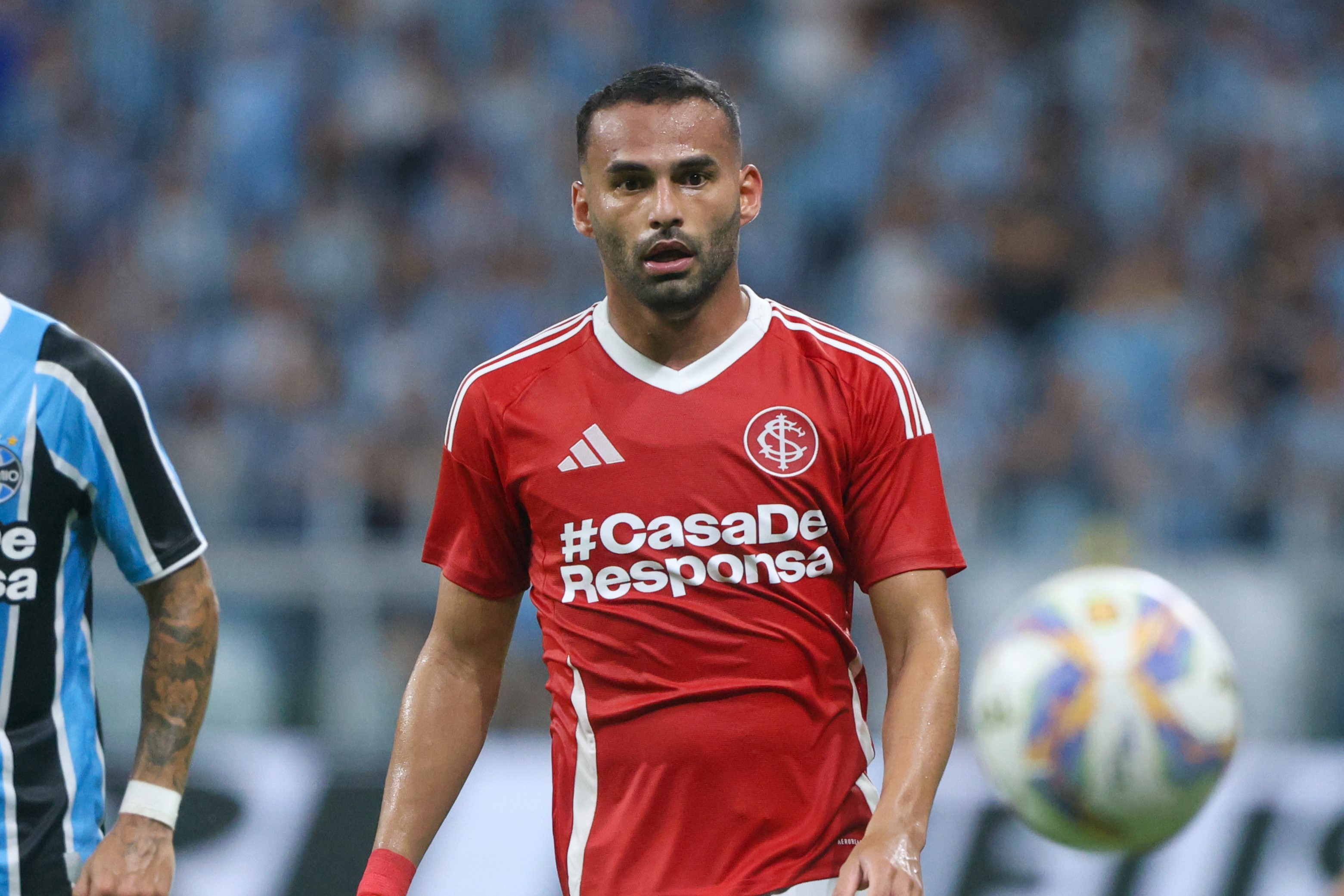 Flamengo responde críticas do Internacional sobre Thiago Maia: Compromissos não honrados pelo jogador