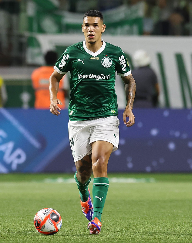 Palmeiras encaminha transferência de joias da base para a Europa
