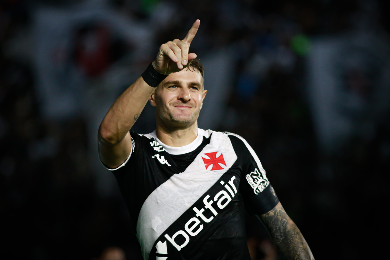 Vasco e Flamengo: prováveis escalações e onde assistir à semifinal do Carioca.