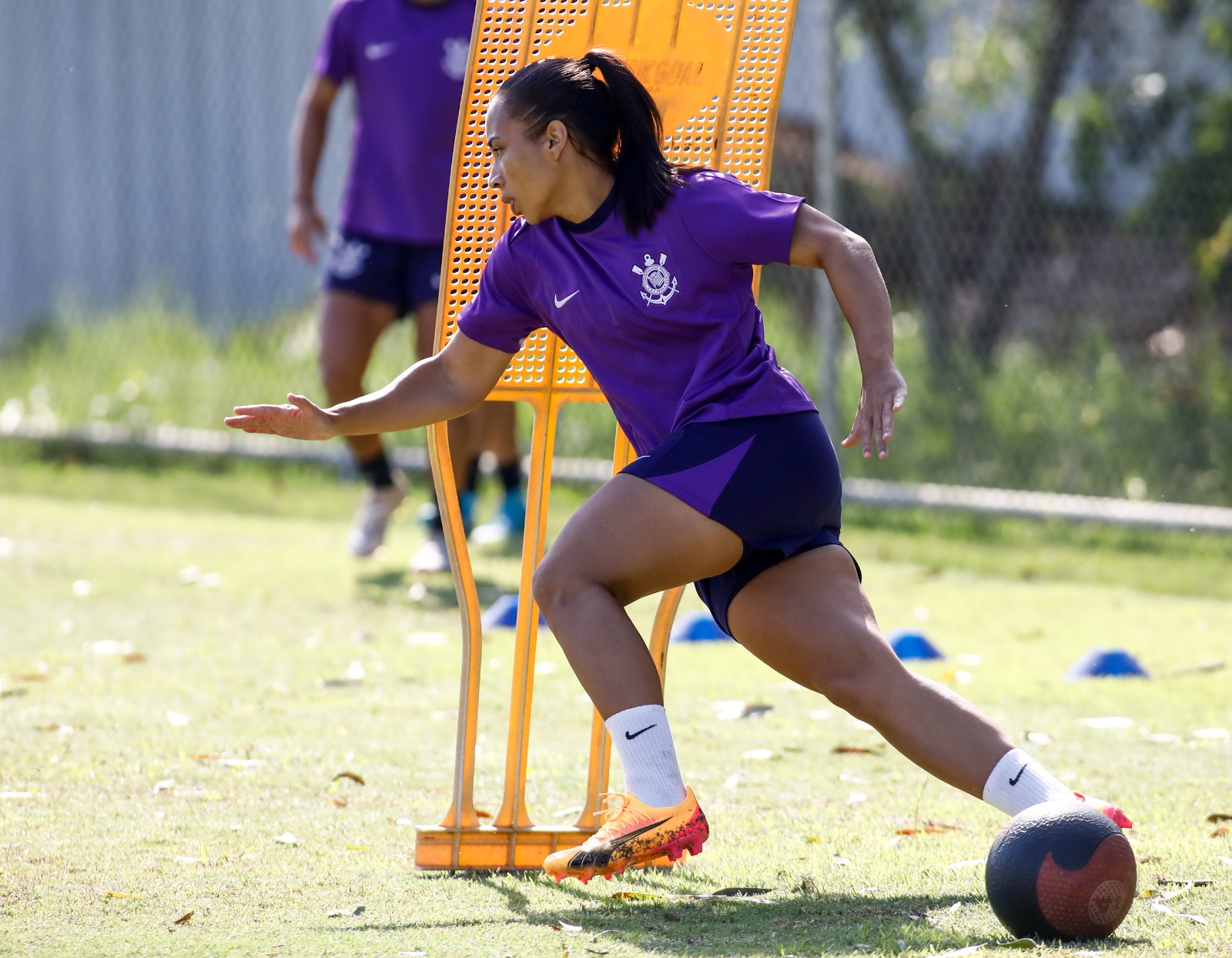 REFORÇO DE PESO! Corinthians anuncia a contratação de zagueira vice medalhista olímpica