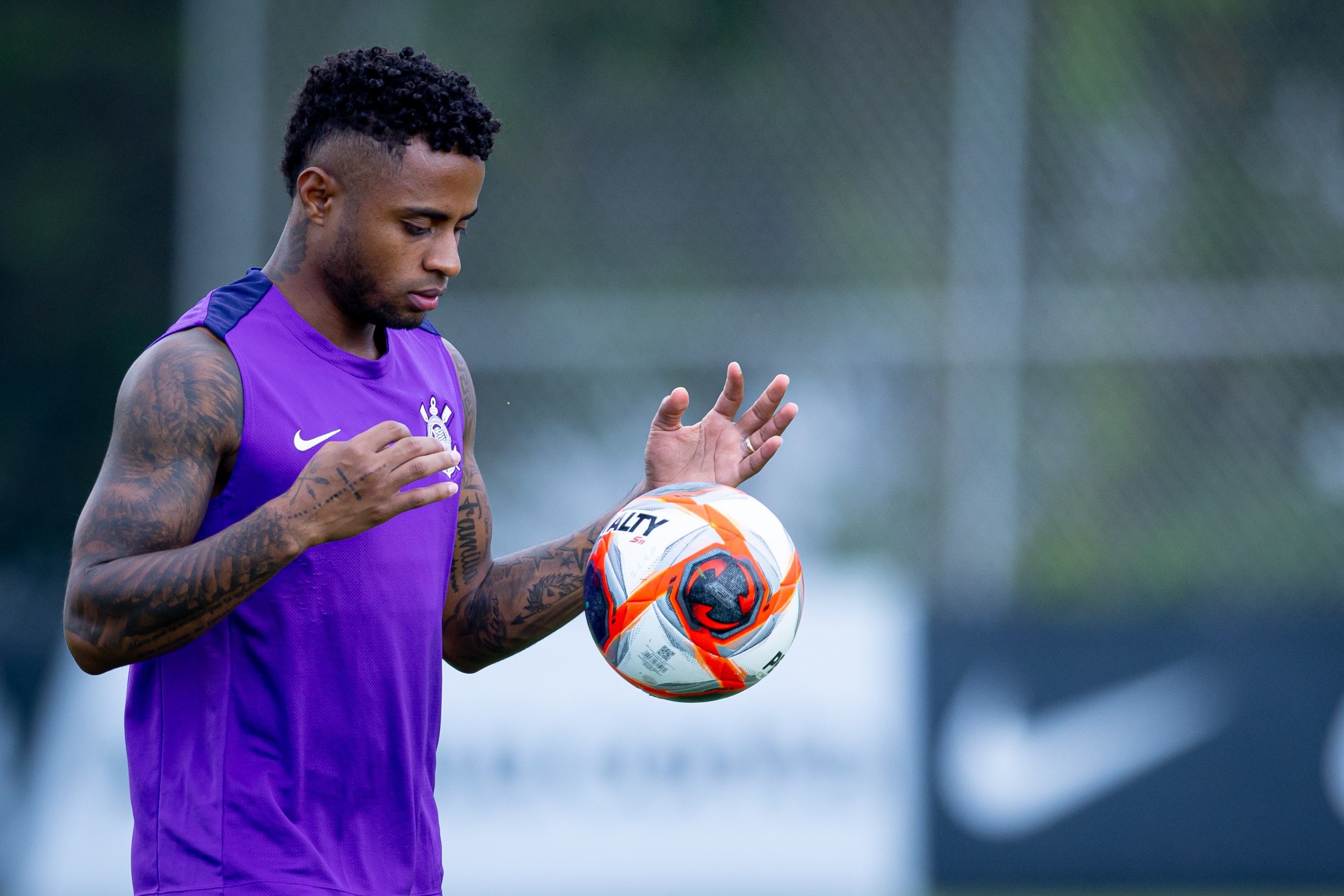 PRÓXIMO DE UM ADEUS? Por que Palacios não tem sido relacionado no Corinthians?