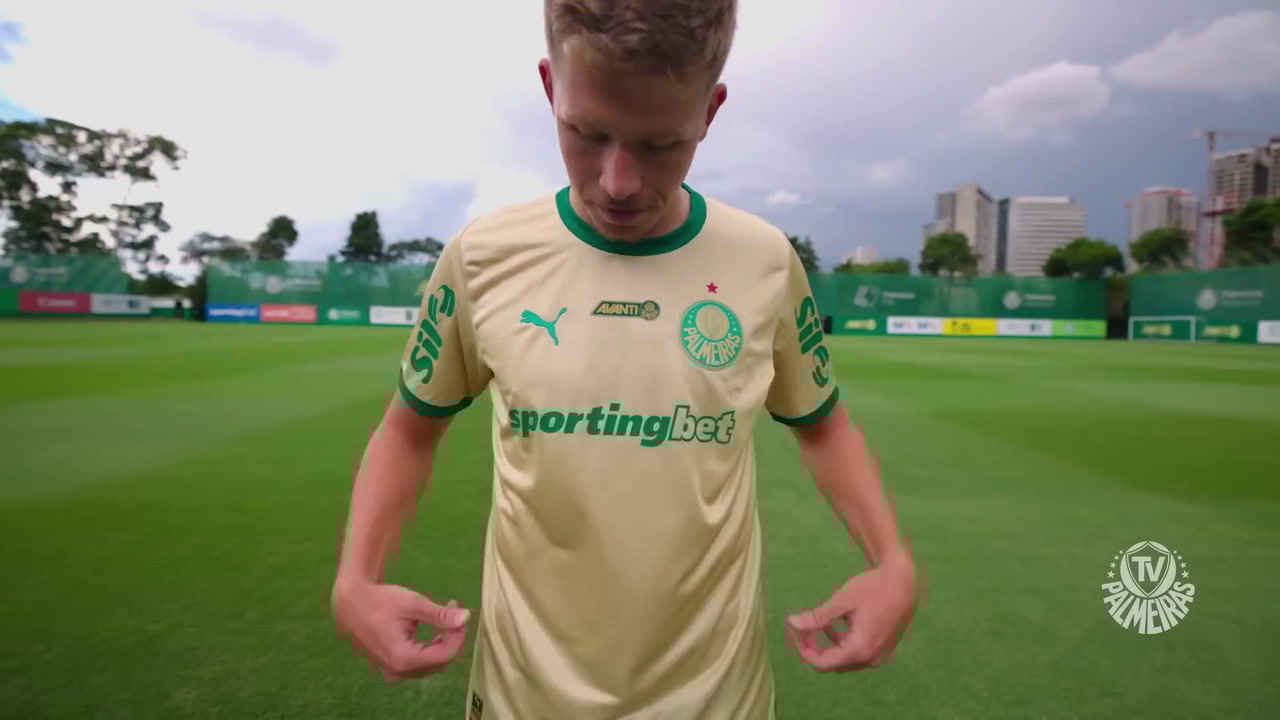 Exploração da Academia de Futebol: Bruno Fuchs Visita o Palmeiras