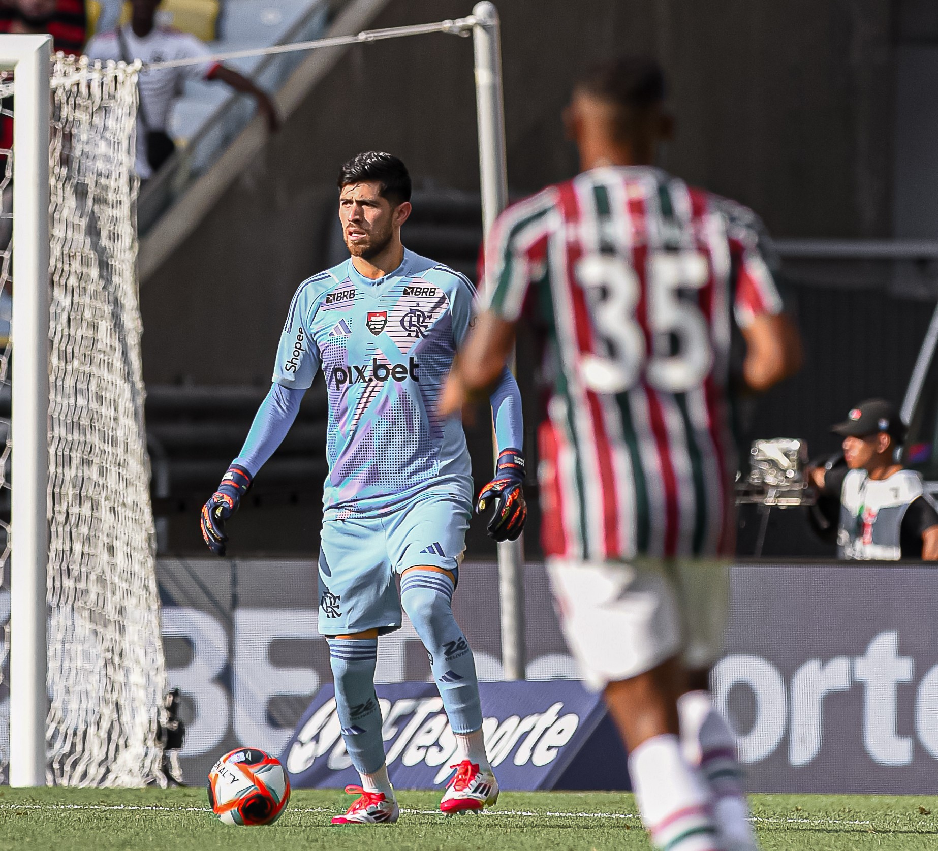 Agustín Rossi mantém invencibilidade no Campeonato Carioca pelo Flamengo