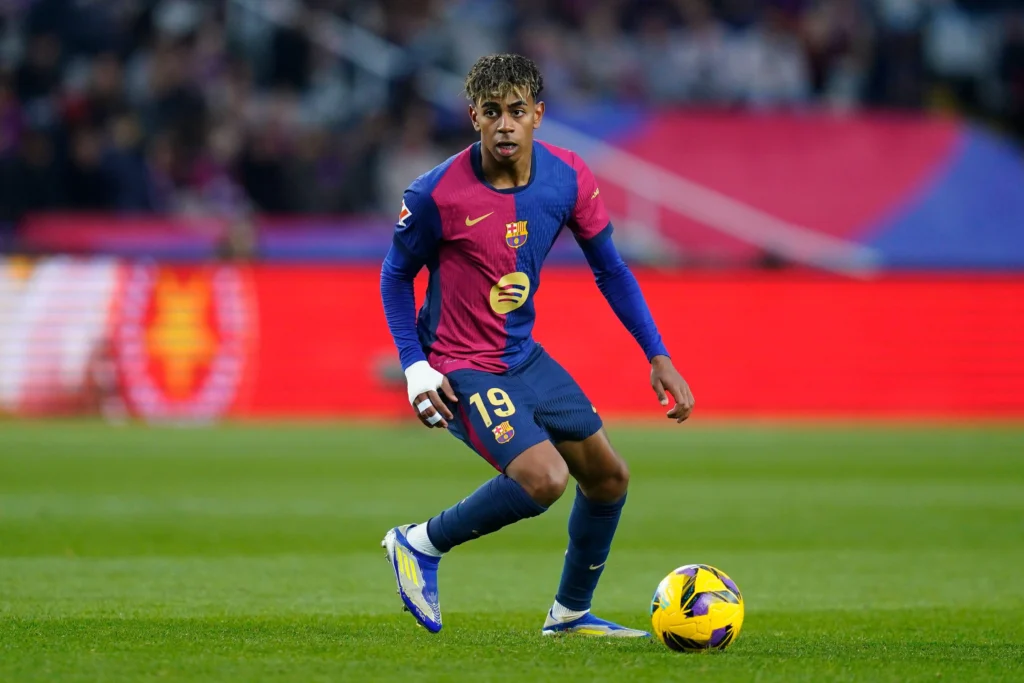 Barcelona entra em campo pela La Liga na temporada 2024-25