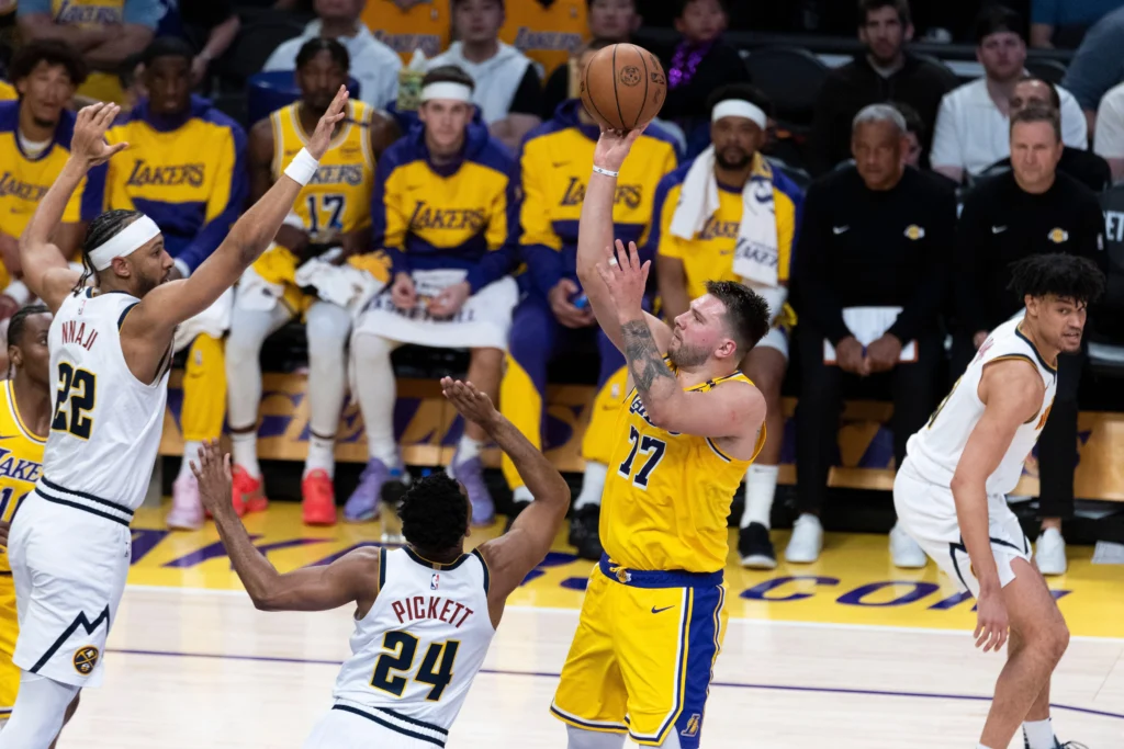 Lakers está no top-6 da classificação da NBA na conferência Oeste