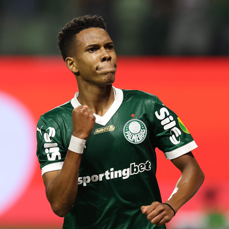 Estêvão: da Base ao Profissional - a Trajetória no Palmeiras