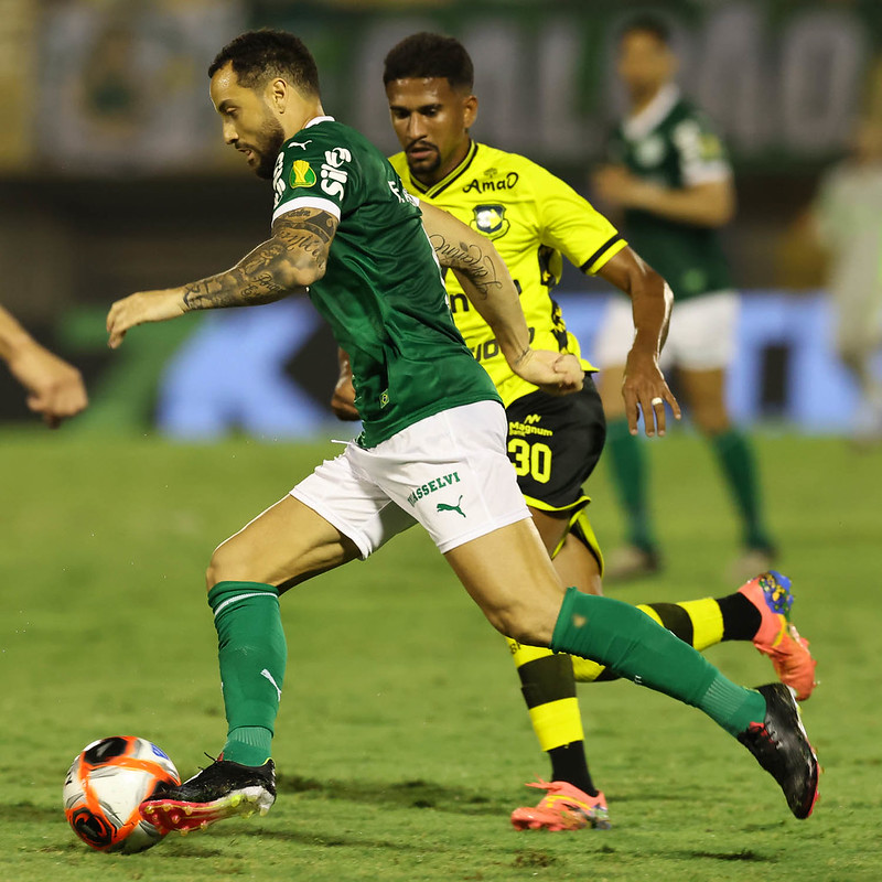 Felipe Anderson volta para fase decisiva no Paulista em busca de espaço no Palmeiras.