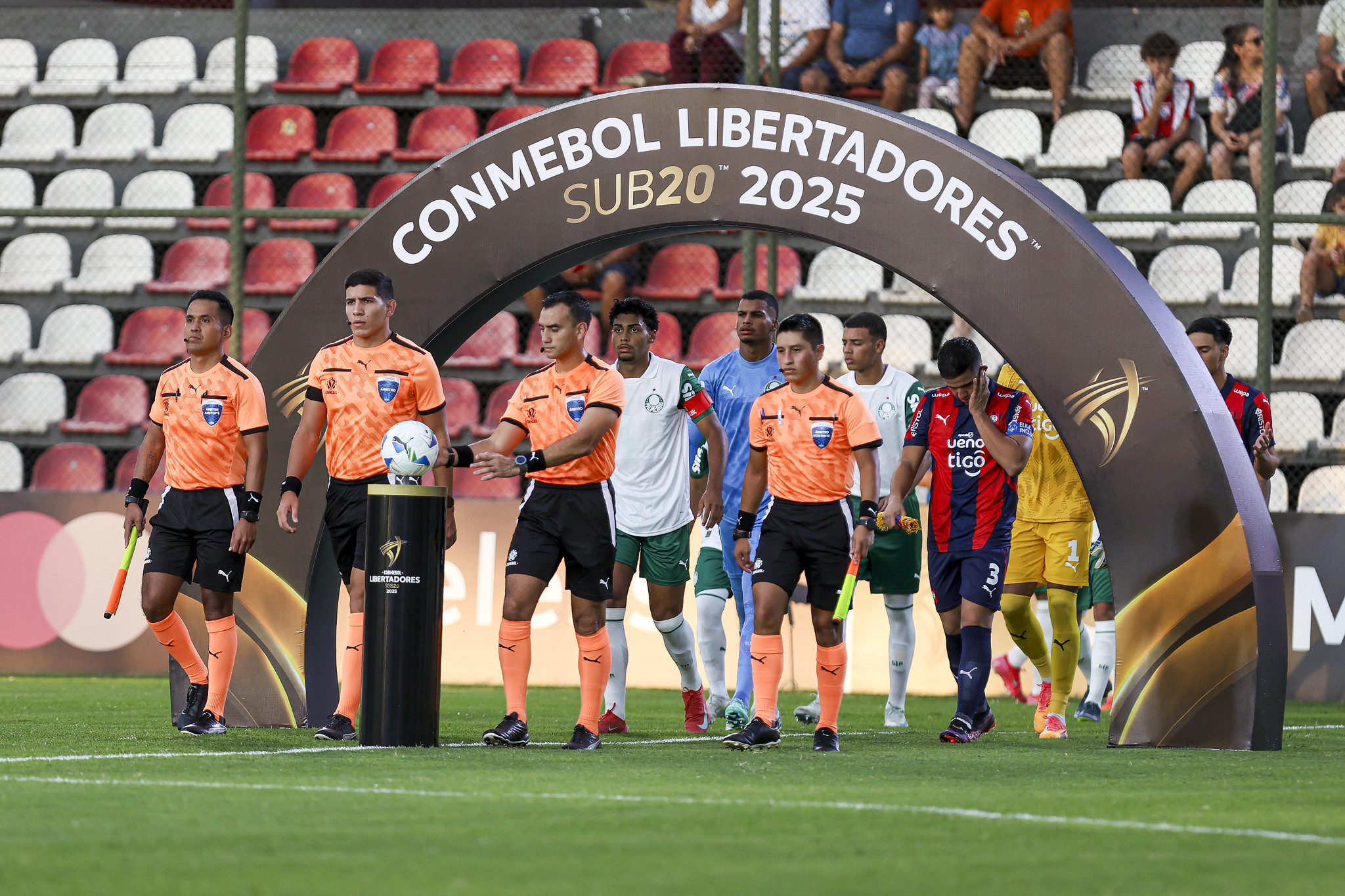 Conmebol dá prazo de uma semana ao Cerro Porteño para responder denúncia de racismo