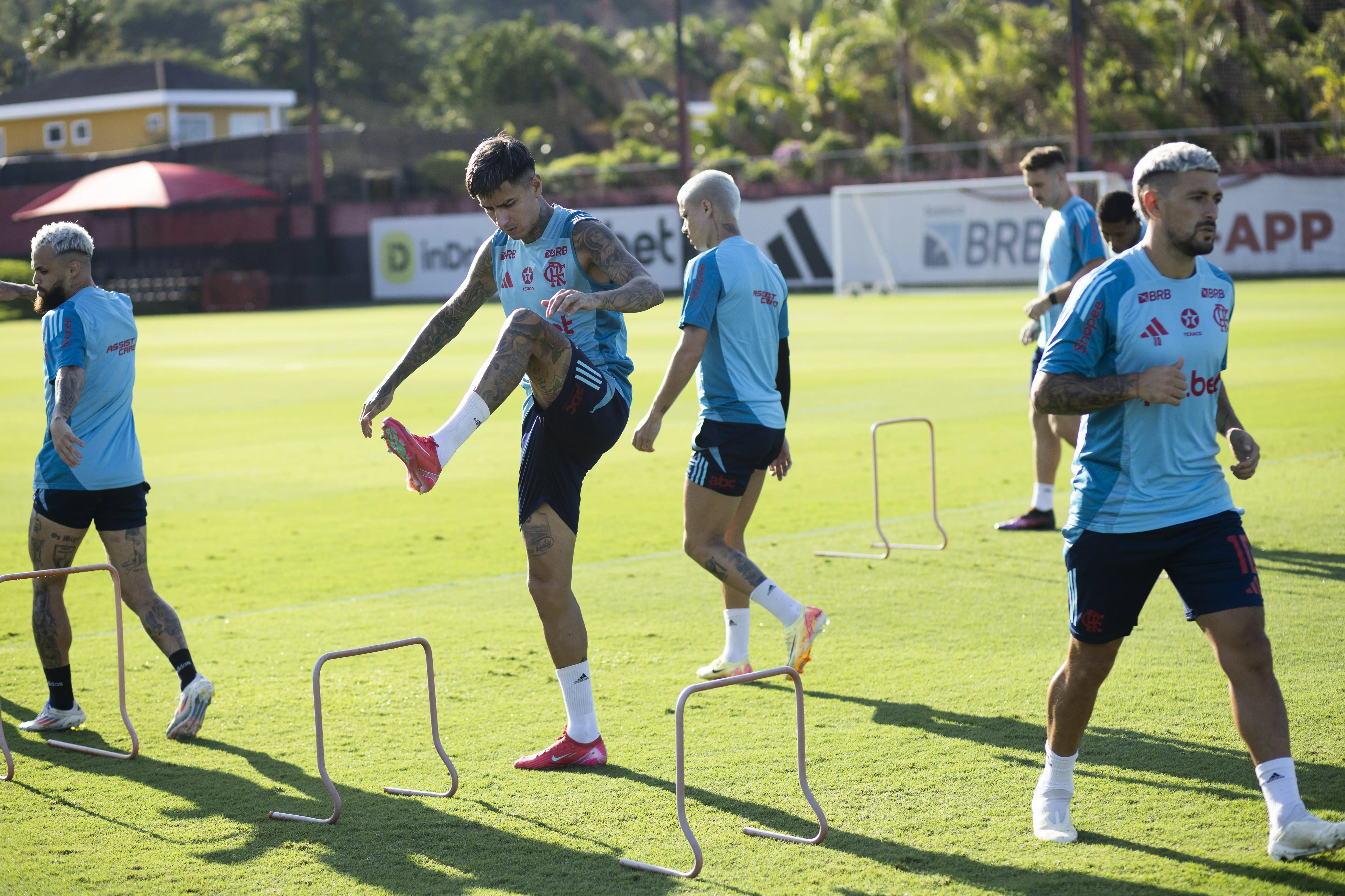 Filipe Luís esboça escalação do Flamengo para a final diante do Fluminense Imagem ilustrativa para a matéria