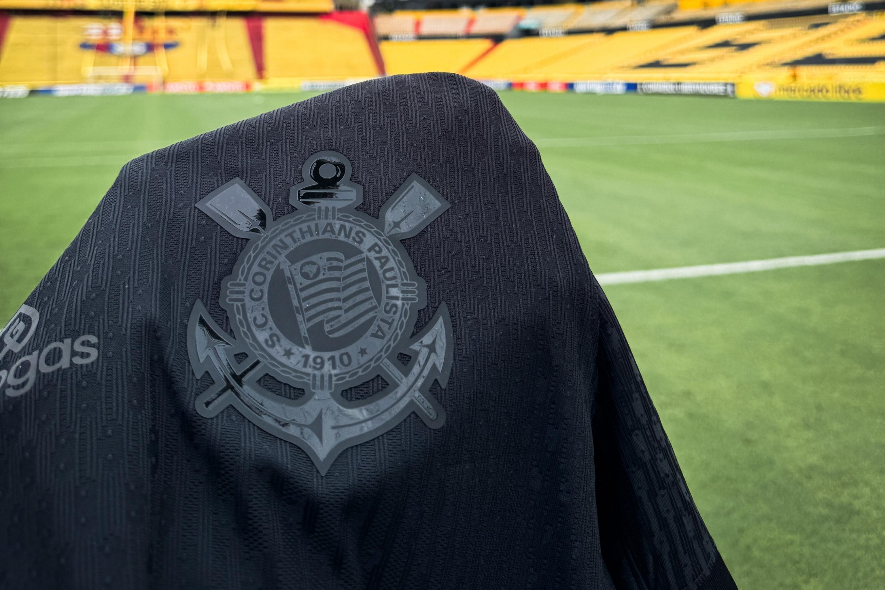 Corinthians apostará em três zagueiros e retorno de Garro diante do Barcelona-EQU