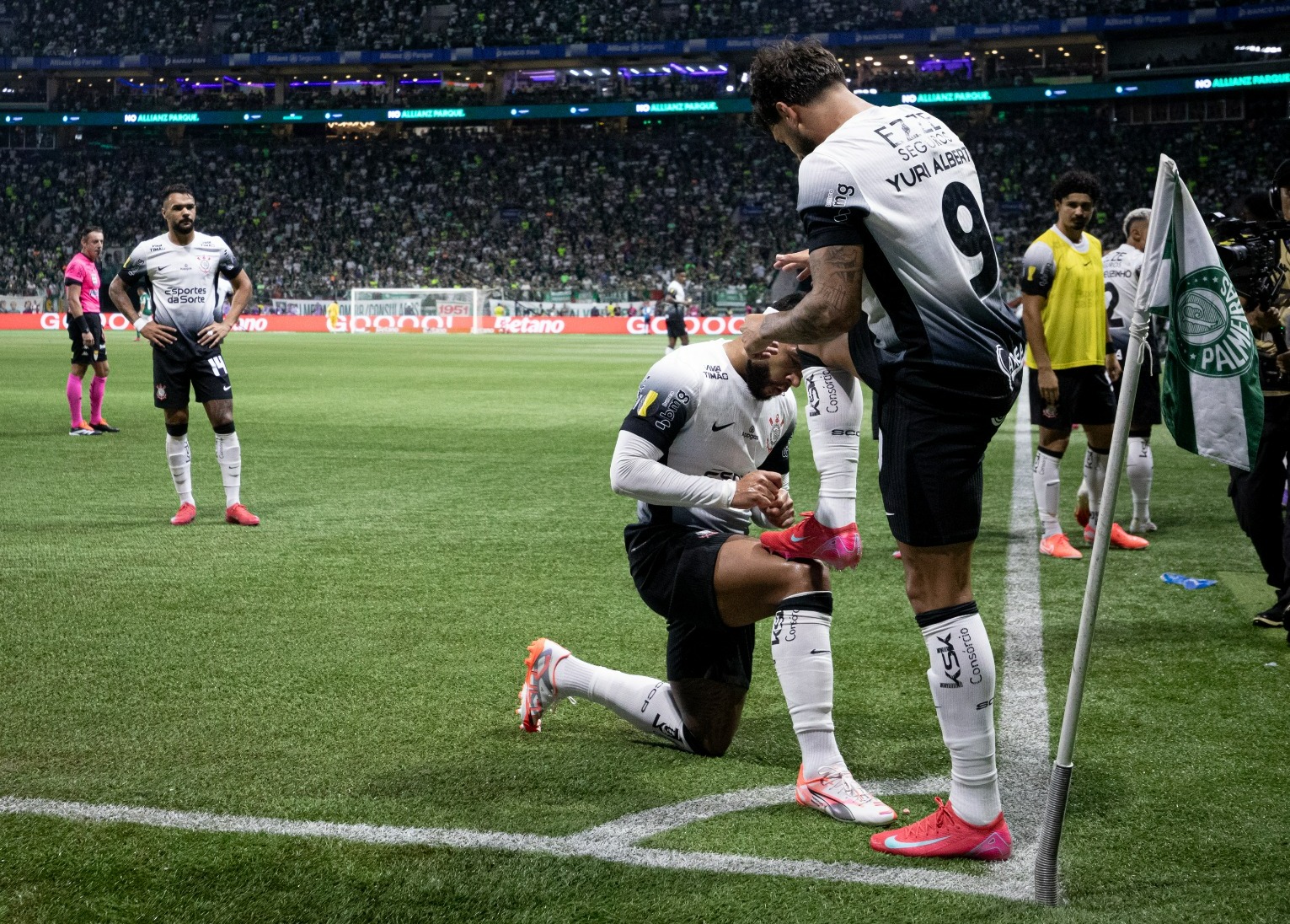 Corinthians mostra resiliência e busca vitória histórica contra rival alvinegro