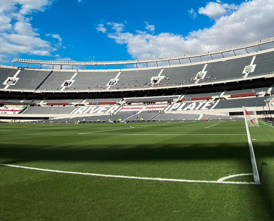 Palmeiras informa venda dos últimos ingressos para duelo contra o River Plate na Argentina