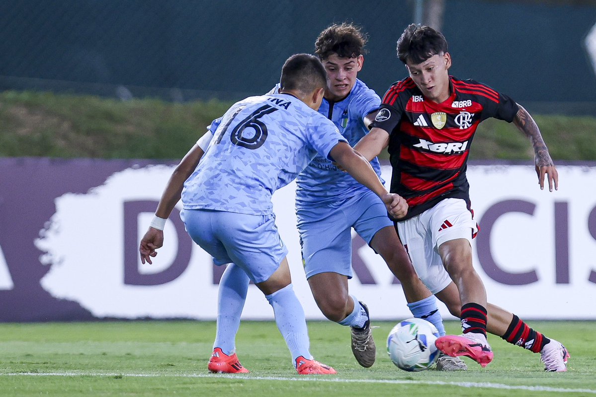 Flamengo empata sem gols com OHiggins e garante vaga na Libertadores sub-20.